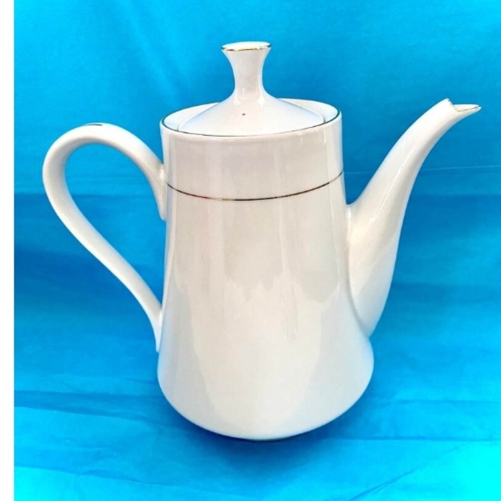 Fairfield Elegant White Teapot